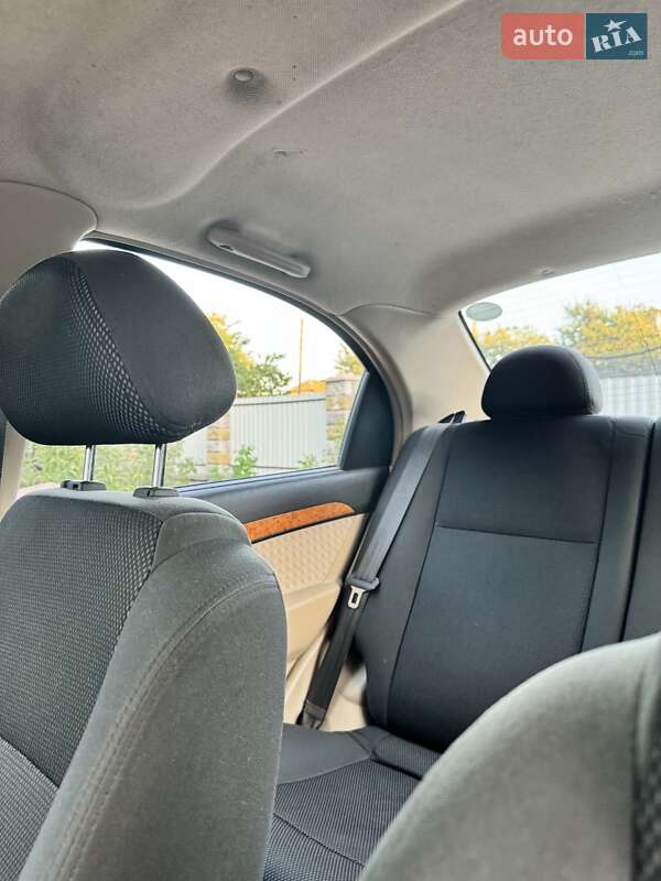 Седан Chevrolet Aveo 2008 в Волочиске