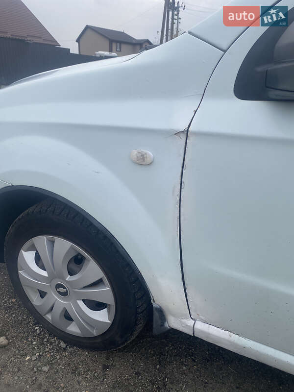 Седан Chevrolet Aveo 2008 в Броварах