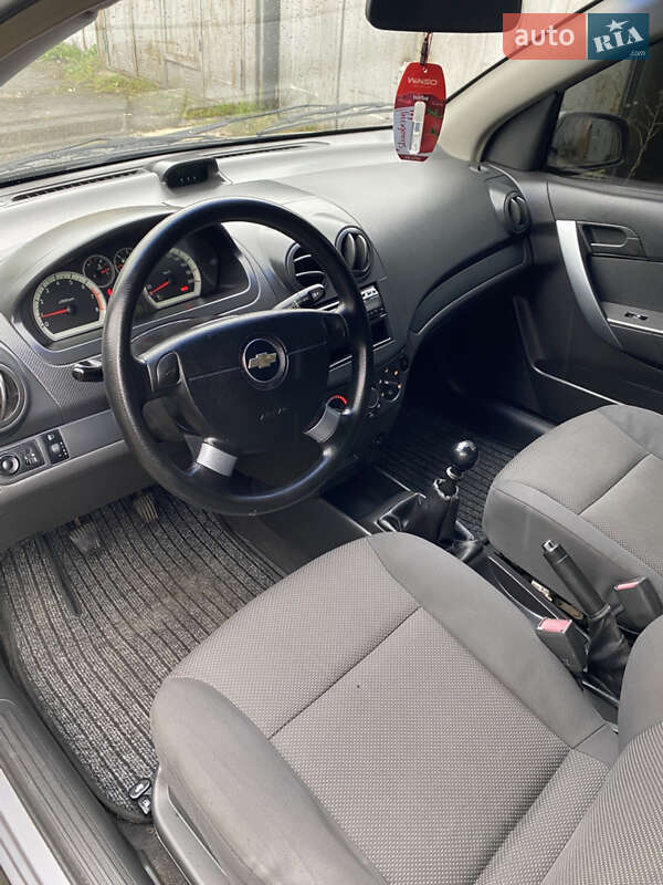 Седан Chevrolet Aveo 2006 в Ирпене
