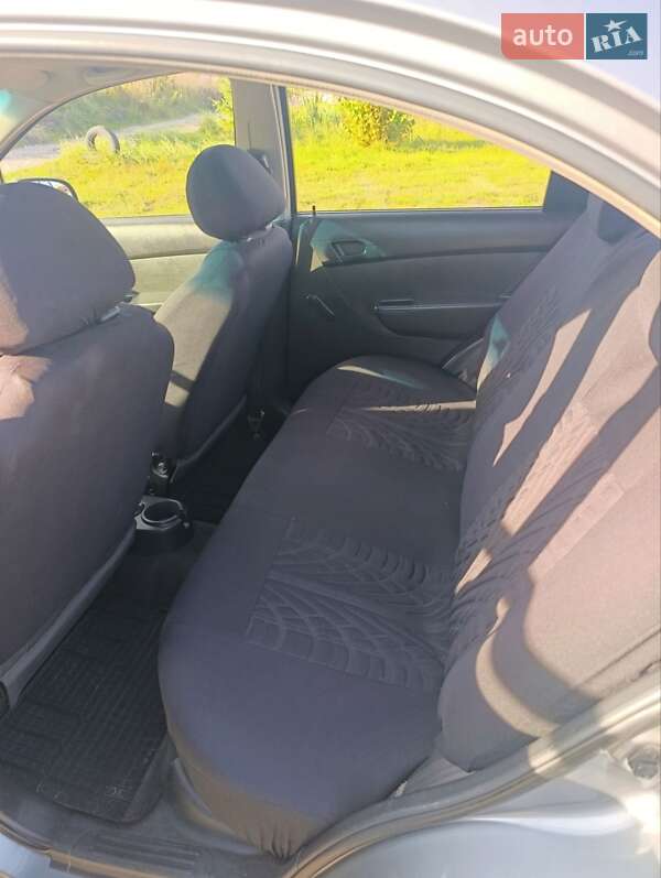 Седан Chevrolet Aveo 2010 в Львове