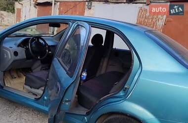 Седан Chevrolet Aveo 2005 в Днепре
