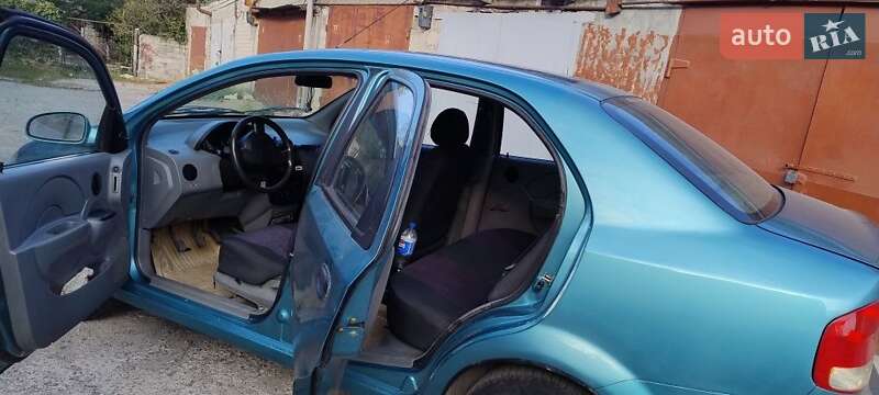 Седан Chevrolet Aveo 2005 в 