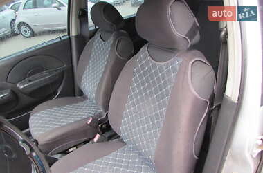Хэтчбек Chevrolet Aveo 2006 в 
