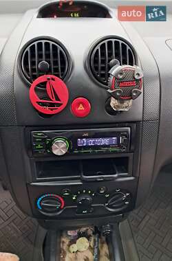 Седан Chevrolet Aveo 2005 в 