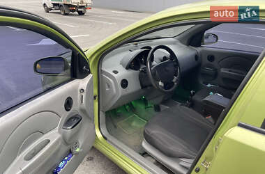 Седан Chevrolet Aveo 2004 в 