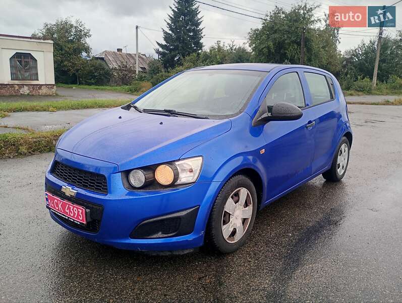 Хэтчбек Chevrolet Aveo 2012 в 