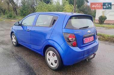 Хэтчбек Chevrolet Aveo 2012 в 