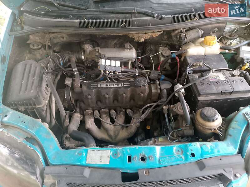 Седан Chevrolet Aveo 2005 в Прилуках