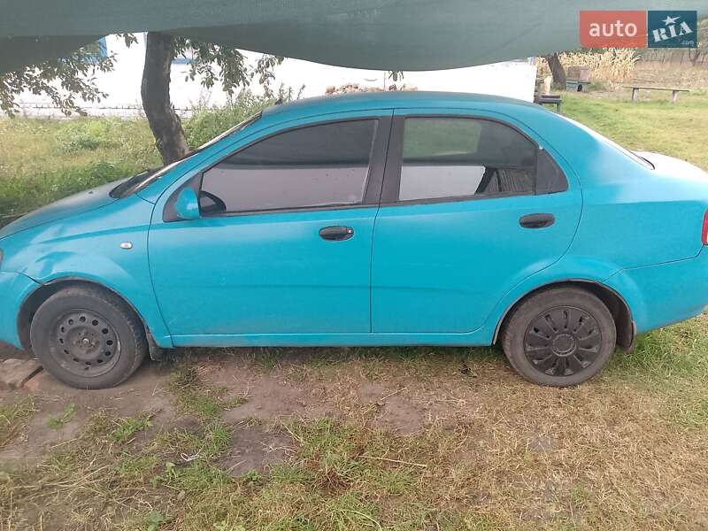Седан Chevrolet Aveo 2005 в Прилуках