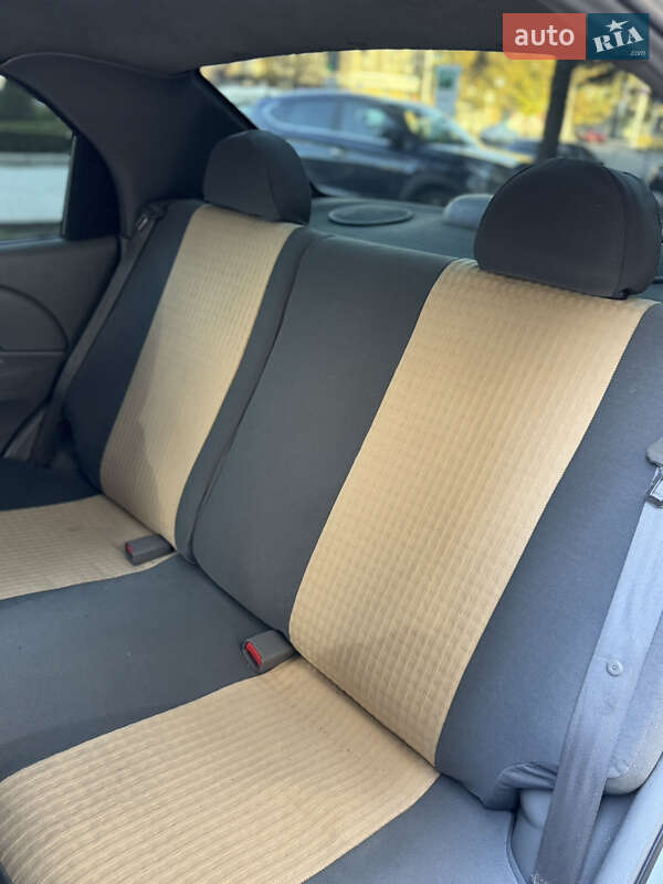 Седан Chevrolet Aveo 2004 в Запорожье