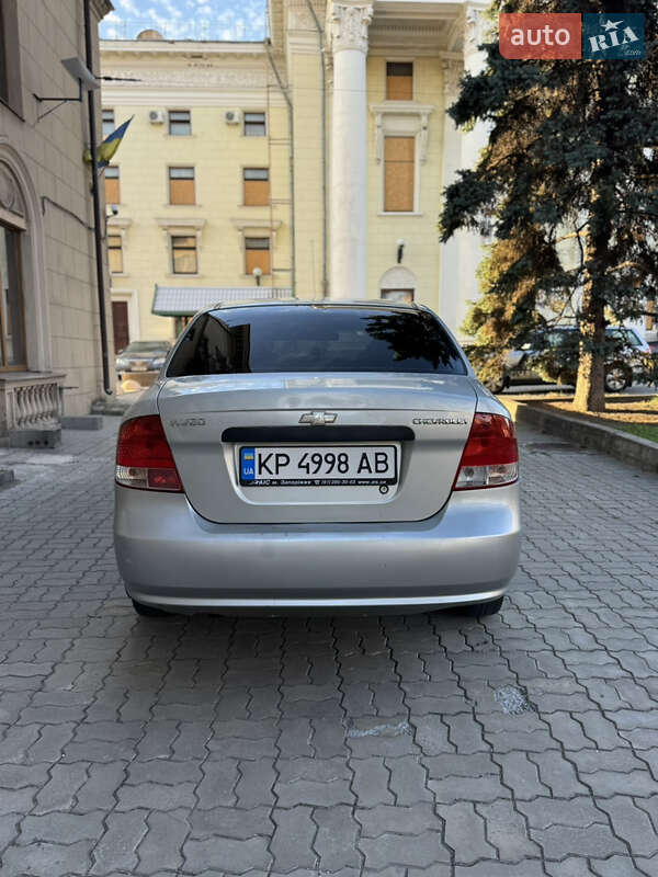 Седан Chevrolet Aveo 2004 в Запорожье