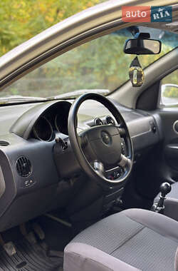 Хэтчбек Chevrolet Aveo 2007 в 