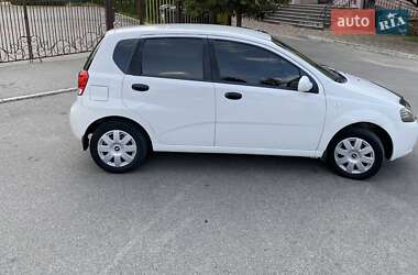 Хэтчбек Chevrolet Aveo 2008 в 