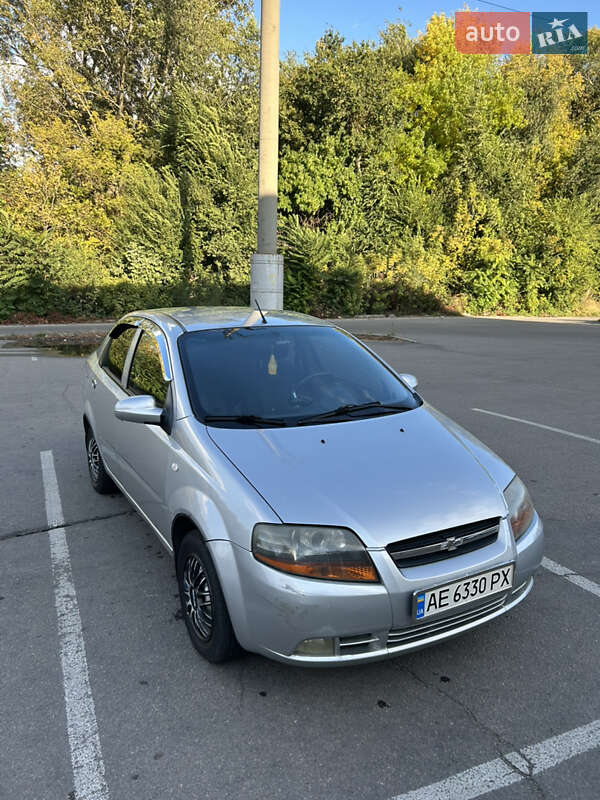 Седан Chevrolet Aveo 2005 в Днепре
