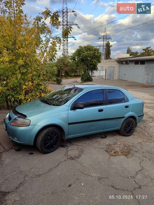 Седан Chevrolet Aveo 2006 в Кривому Розі