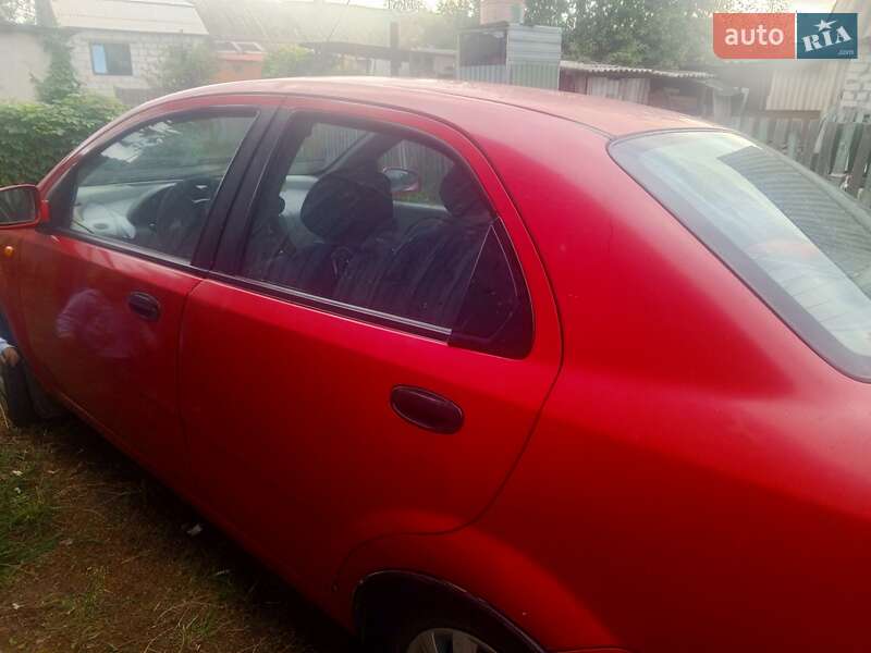 Седан Chevrolet Aveo 2004 в Малине