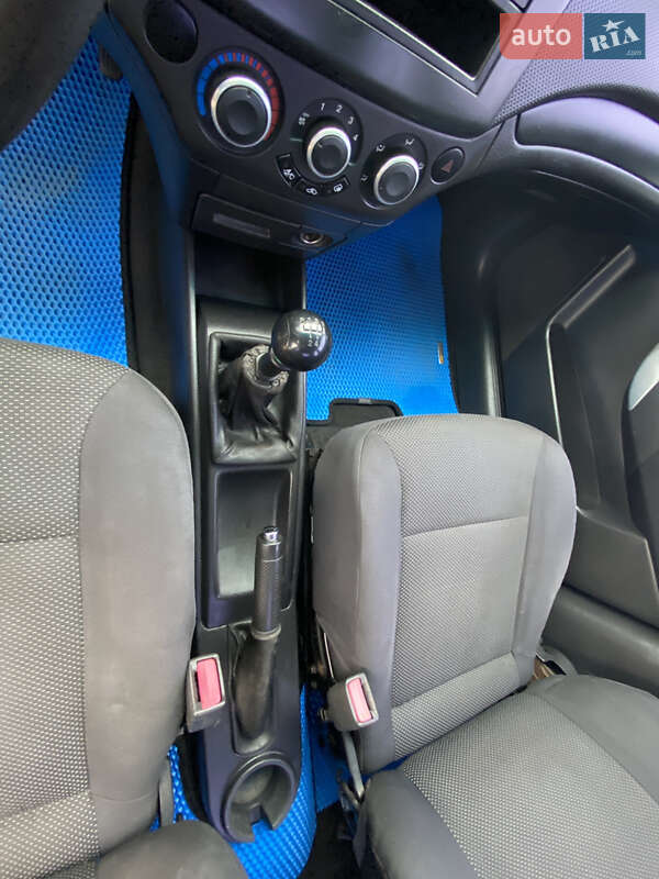 Седан Chevrolet Aveo 2006 в Запорожье