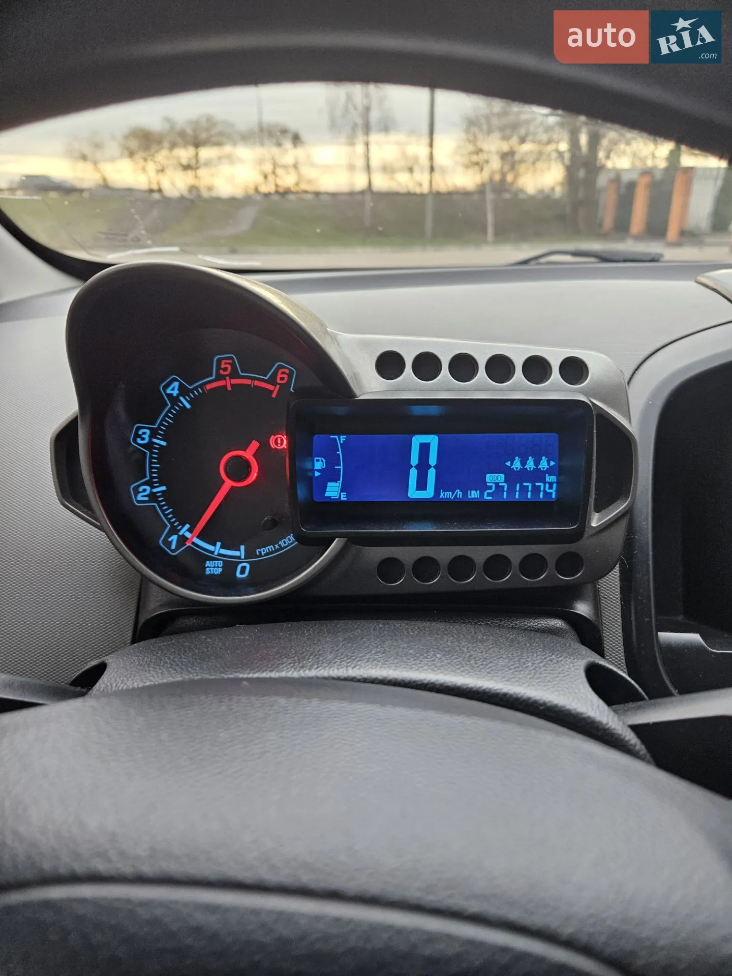 2012 Chevrolet Aveo - мініатюра 2
