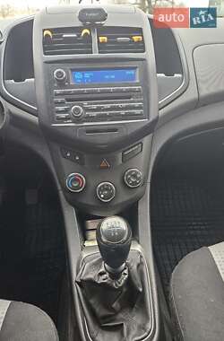 Седан Chevrolet Aveo 2012 в Овручі