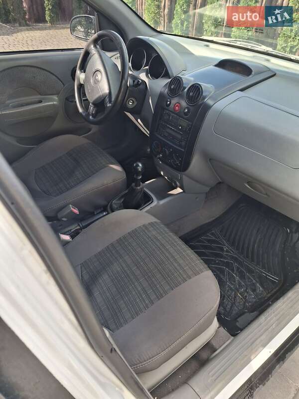 Седан Chevrolet Aveo 2005 в Тернополі фото 3 Седан Chevrolet Aveo 2005 в Тернополі