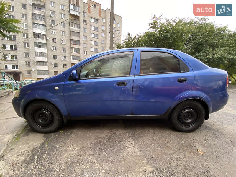Седан Chevrolet Aveo 2005 в Львові