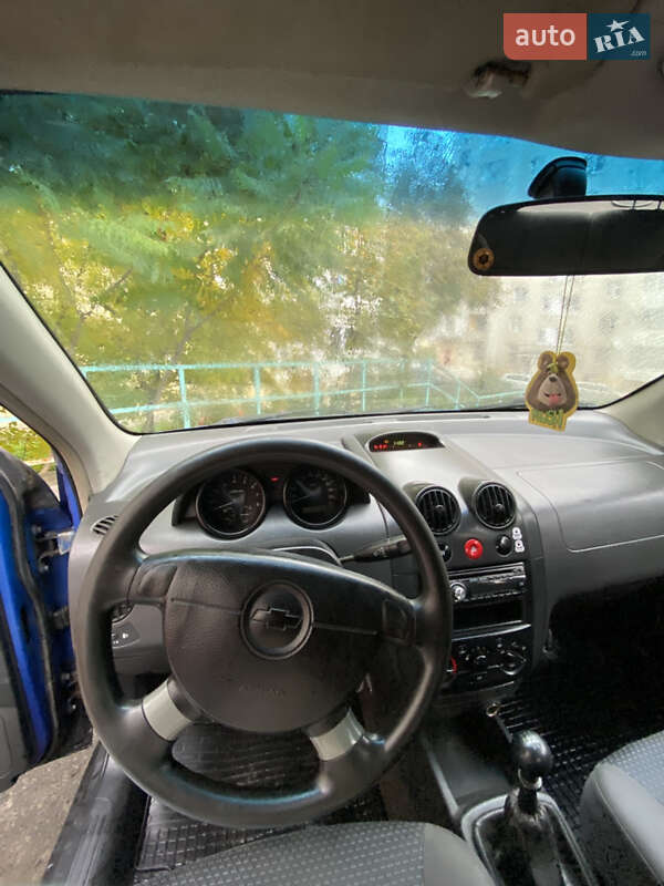 Седан Chevrolet Aveo 2005 в Львові