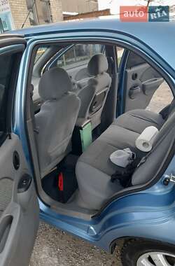Седан Chevrolet Aveo 2005 в 