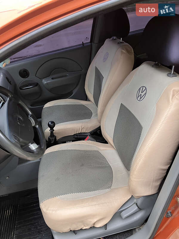 Седан Chevrolet Aveo 2005 в Новой Ушице