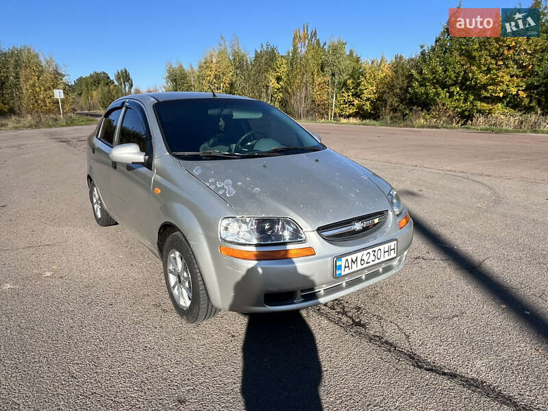 Седан Chevrolet Aveo 2005 в Бердичеве