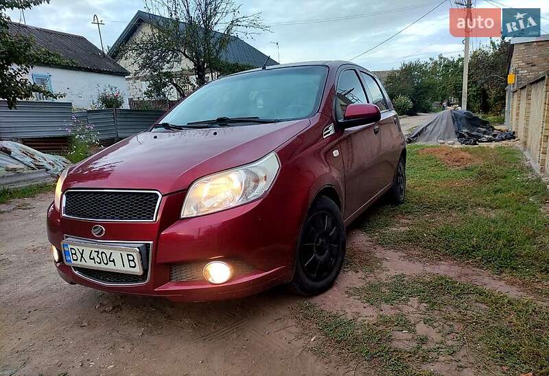 Хетчбек Chevrolet Aveo 2012 в Дніпрі