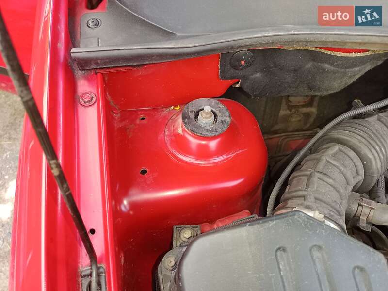 Седан Chevrolet Aveo 2006 в Ромнах