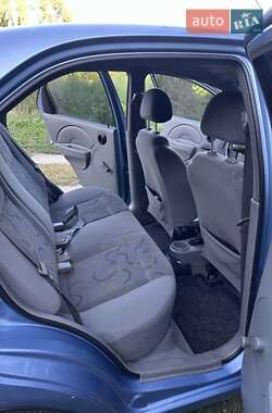 Седан Chevrolet Aveo 2005 в 