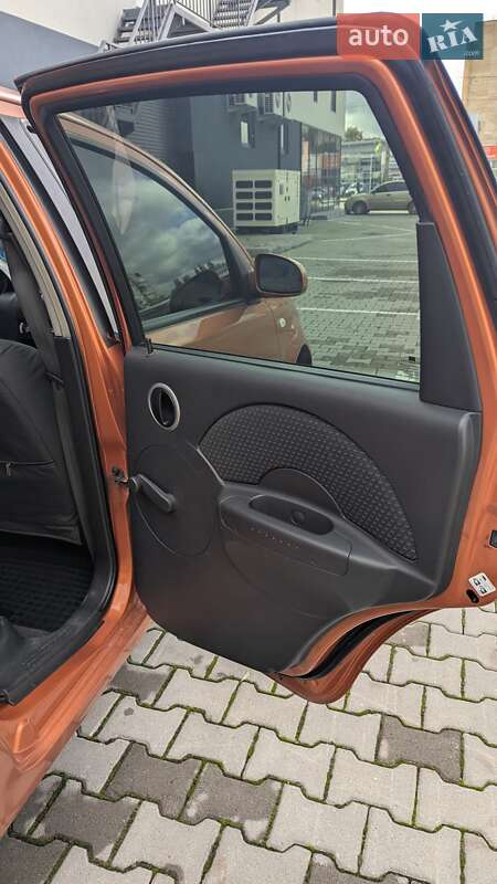 Хэтчбек Chevrolet Aveo 2007 в Хмельницком