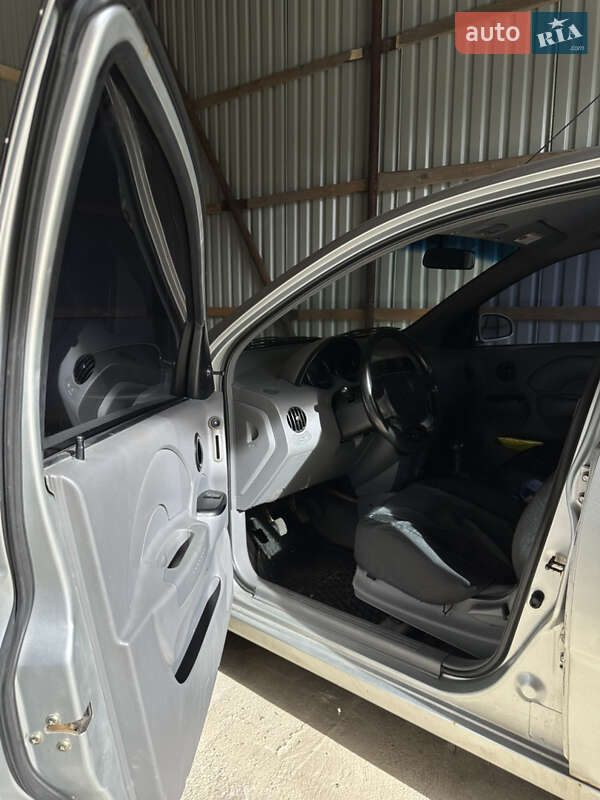 Седан Chevrolet Aveo 2004 в Рожнятові фото 8 Седан Chevrolet Aveo 2004 в Рожнятові