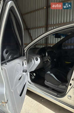 Седан Chevrolet Aveo 2004 в  фото 8 Седан Chevrolet Aveo 2004 в