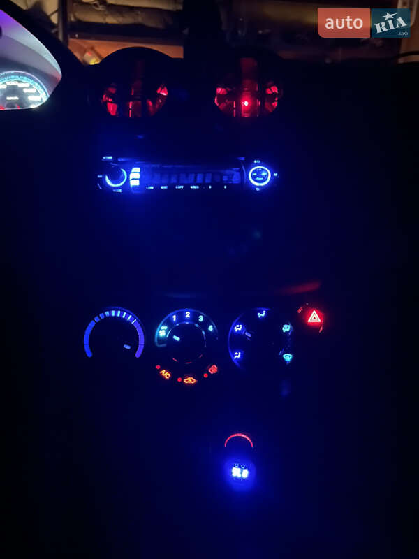 Седан Chevrolet Aveo 2006 в Звягелі