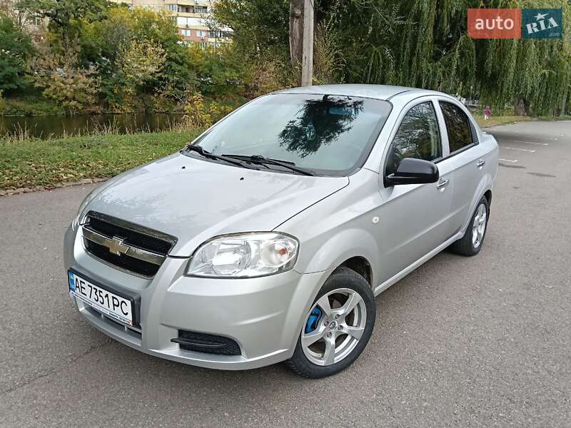 Седан Chevrolet Aveo 2009 в Кривом Роге