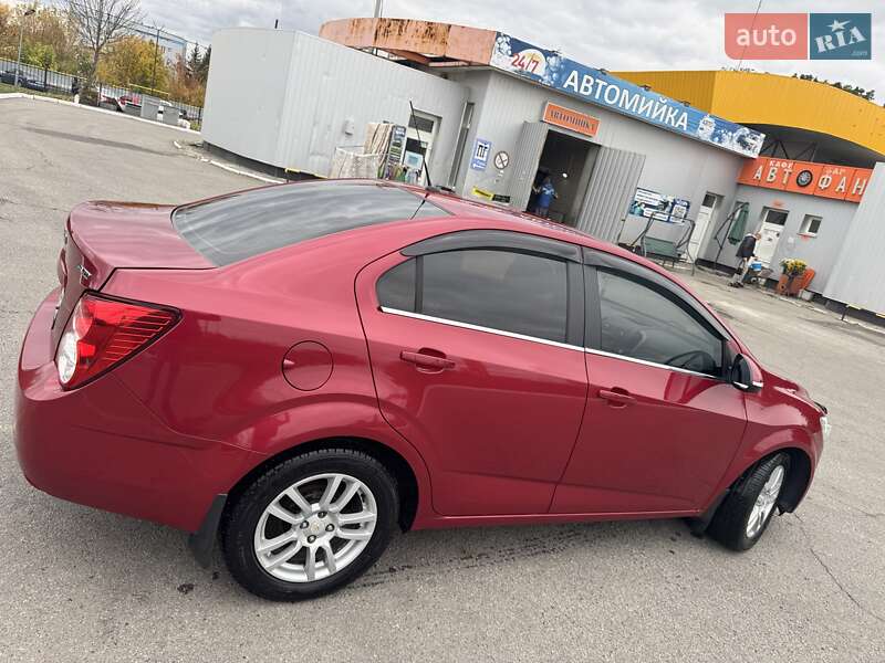 Седан Chevrolet Aveo 2014 в Полтаве