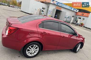 Седан Chevrolet Aveo 2014 в  фото 5 Седан Chevrolet Aveo 2014 в