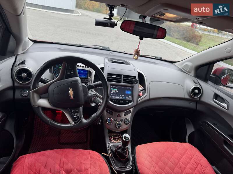 Седан Chevrolet Aveo 2014 в Полтаве