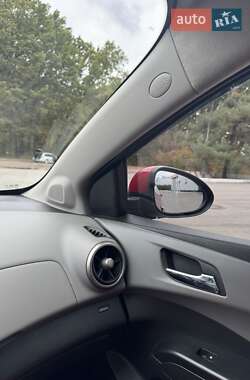 Седан Chevrolet Aveo 2014 в  фото 21 Седан Chevrolet Aveo 2014 в