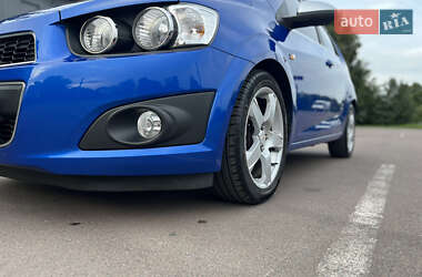 Хетчбек Chevrolet Aveo 2012 в 