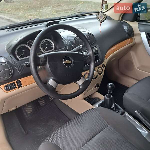 Седан Chevrolet Aveo 2007 в Никополе