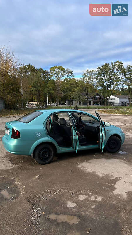 Седан Chevrolet Aveo 2005 в Тернополі