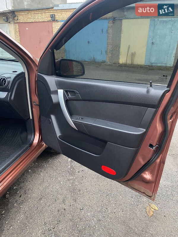 Седан Chevrolet Aveo 2011 в Софіївській Борщагівці