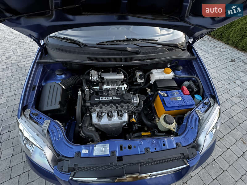 Седан Chevrolet Aveo 2008 в Виннице