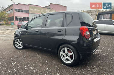Хэтчбек Chevrolet Aveo 2009 в 