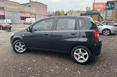 Хэтчбек Chevrolet Aveo 2009 в 