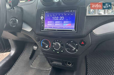 Хэтчбек Chevrolet Aveo 2009 в 
