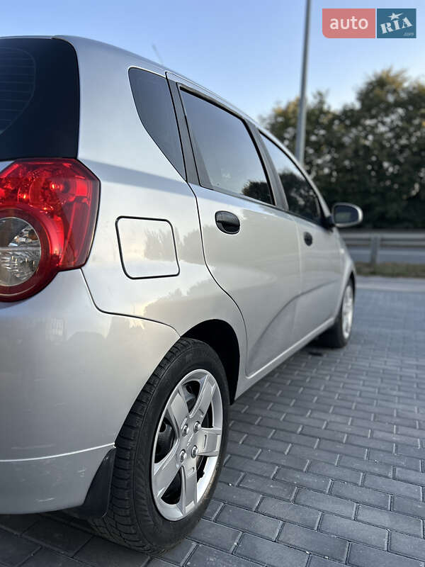 Хэтчбек Chevrolet Aveo 2008 в Виннице
